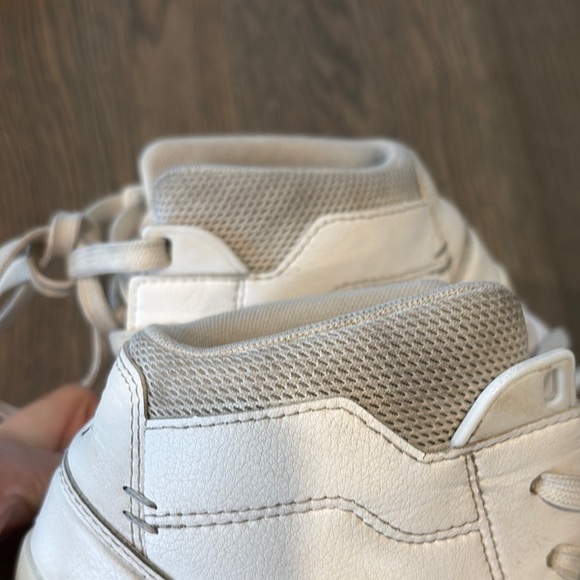 On Running Roger Clubhouse high tops in White Size 9.5